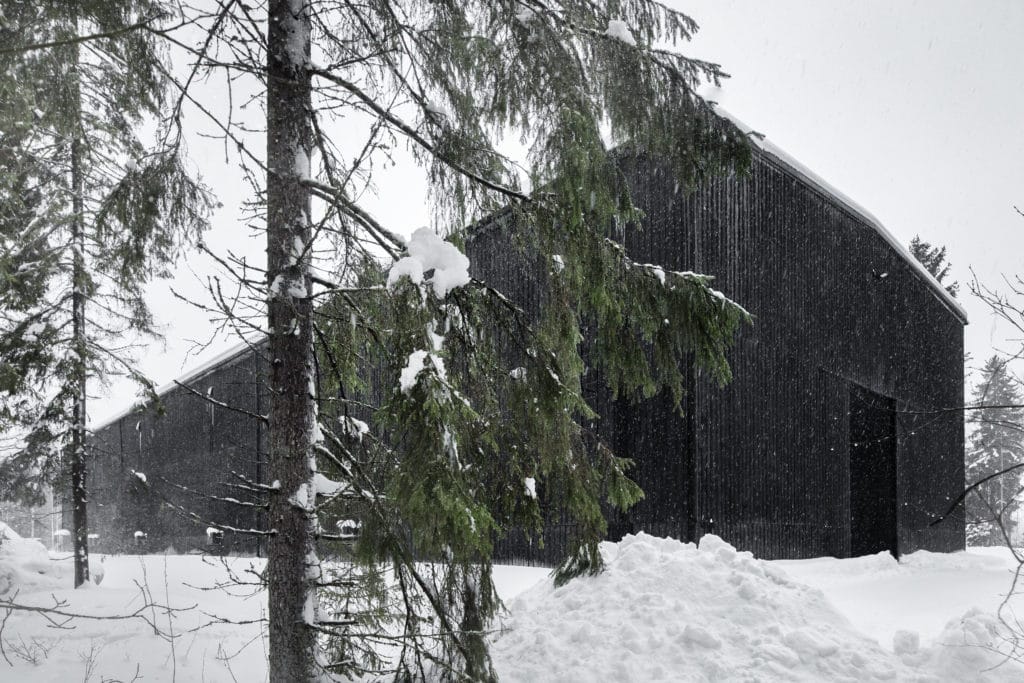 Kyrö Distillery Companyn tynnyrivarasto ulkonäkymä